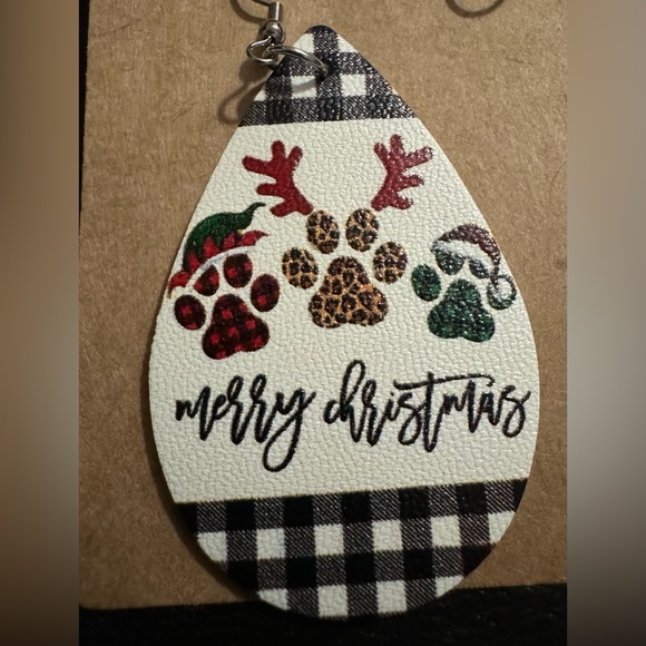 Earrings Merry Christmas Puppy Dog Paws Droplet PU Faux Leather Vegan Droplet - Picture 3 of 3